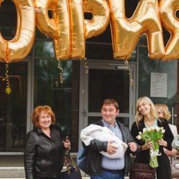 Воздушные шары на выписку из роддома девочки Воздушные шары на выписку из роддома девочки