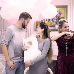 Видеосъемка выписки из роддома Видеосъемка выписки из роддома