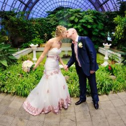 Свидание в оранжерее Свидание в оранжерее